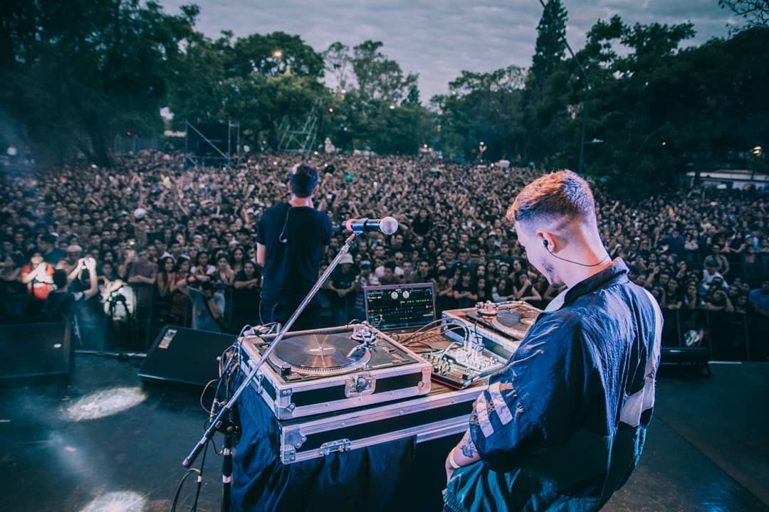 ACRU Y DJ HAZE: LA DUPLA GENERADORA DE HITS ACRU Y DJ HAZE: LA DUPLA GENERADORA DE HITS