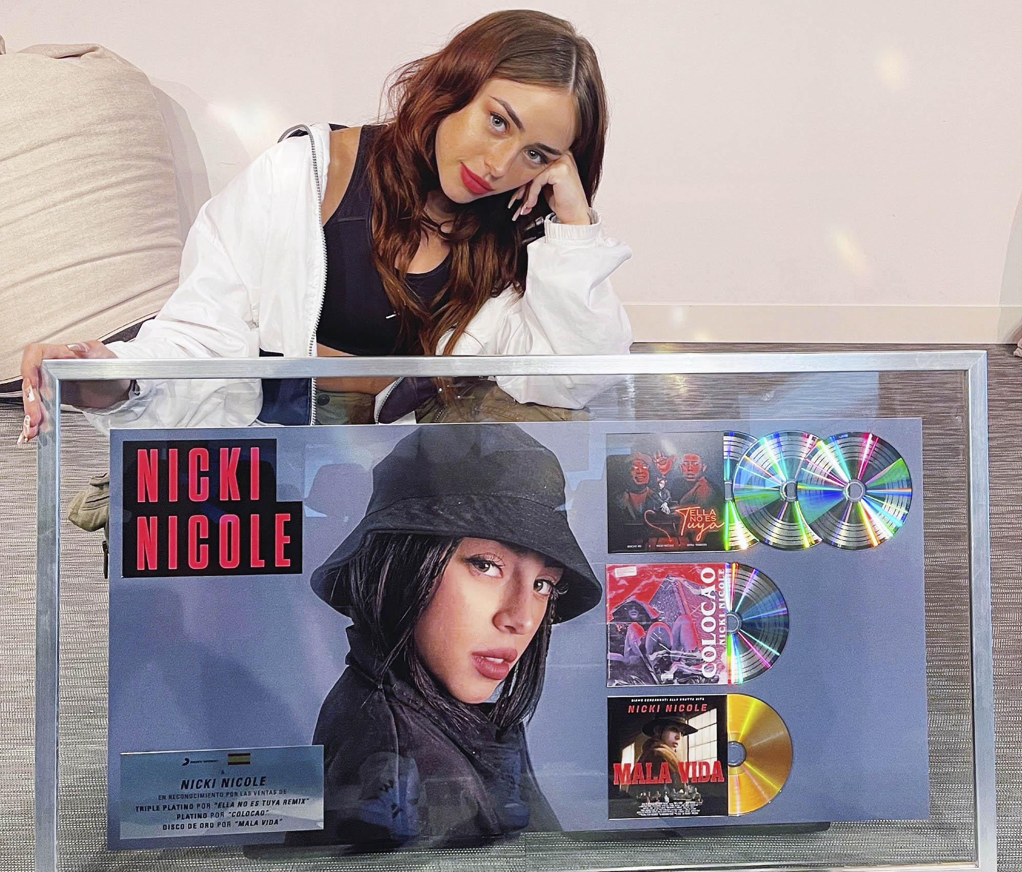 NICKI NICOLE REVOLUCIONA ESPAÑA – El Estilo Libre