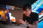 DJ Stuart: «Lo que más me gusta de Nueva Historia es el cruce de promesas y los old school»